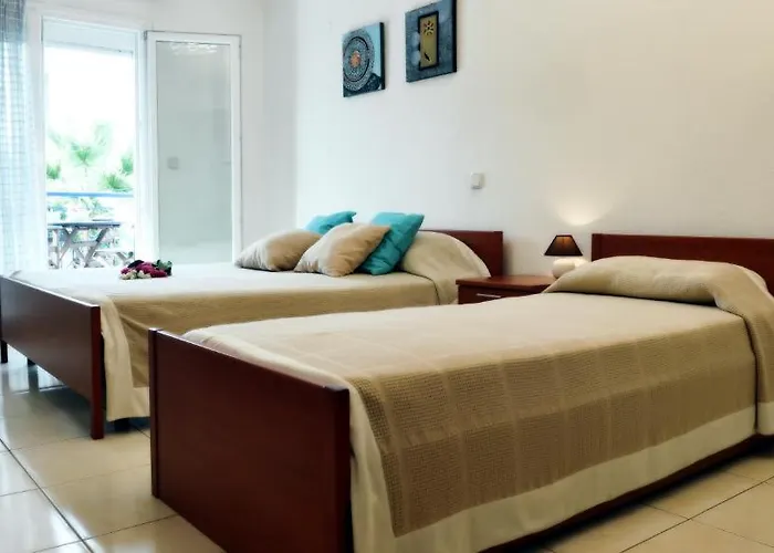 Asterias Aparthotel 2*